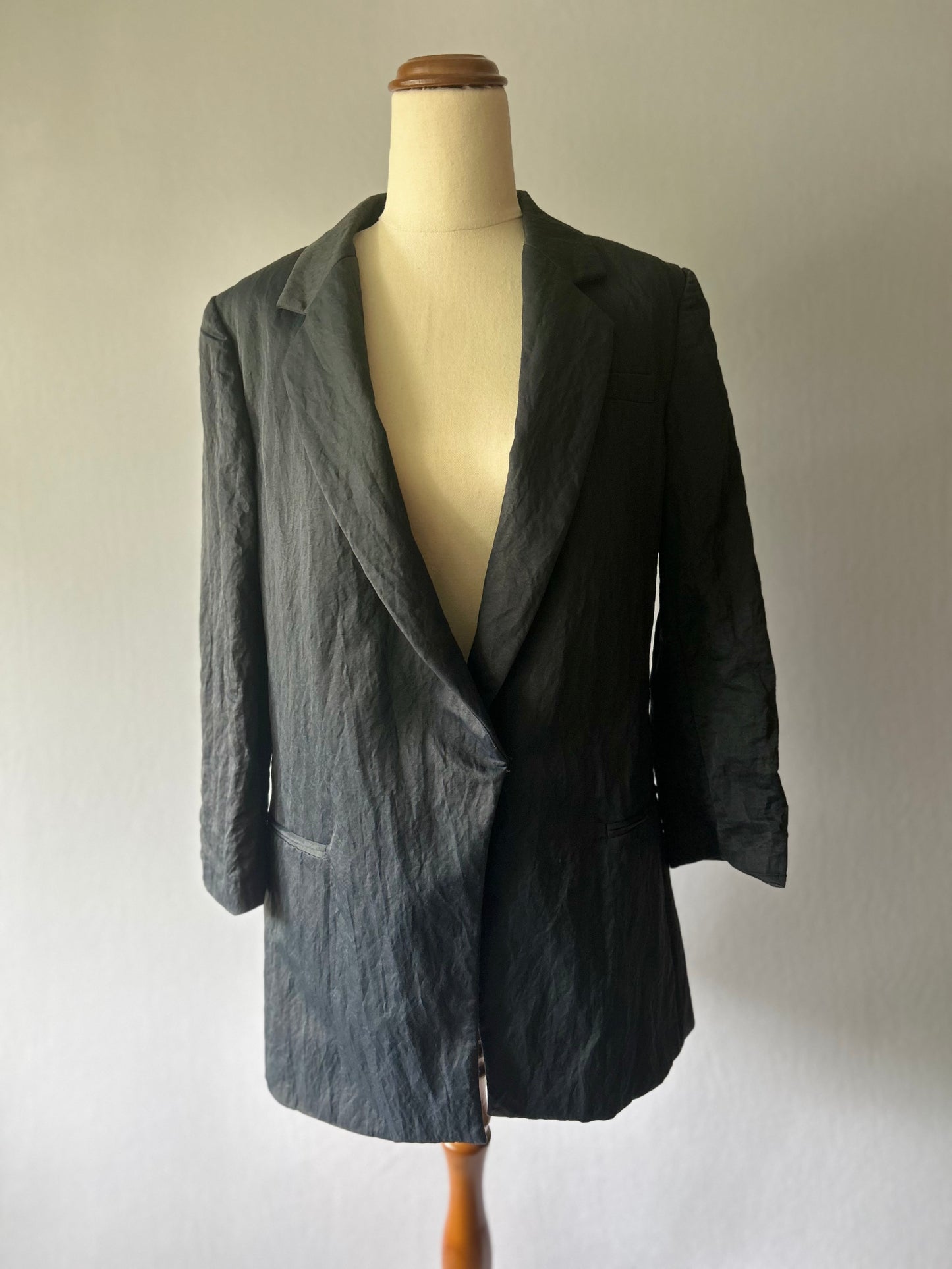 Elizabeth and James Structured Black Tailored Blazer – Size 8