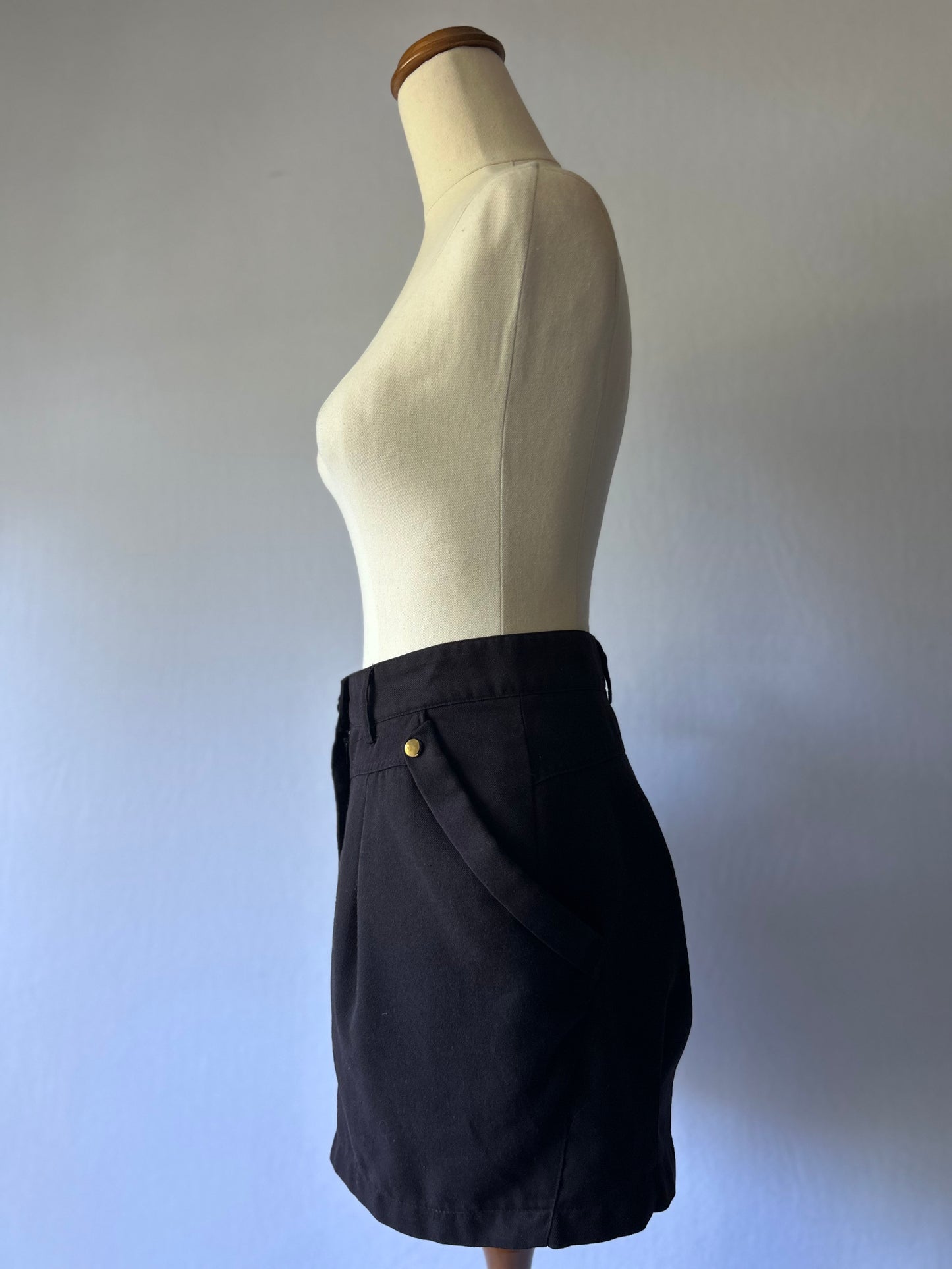 Black Mini Skirt with Side Pockets – Size M