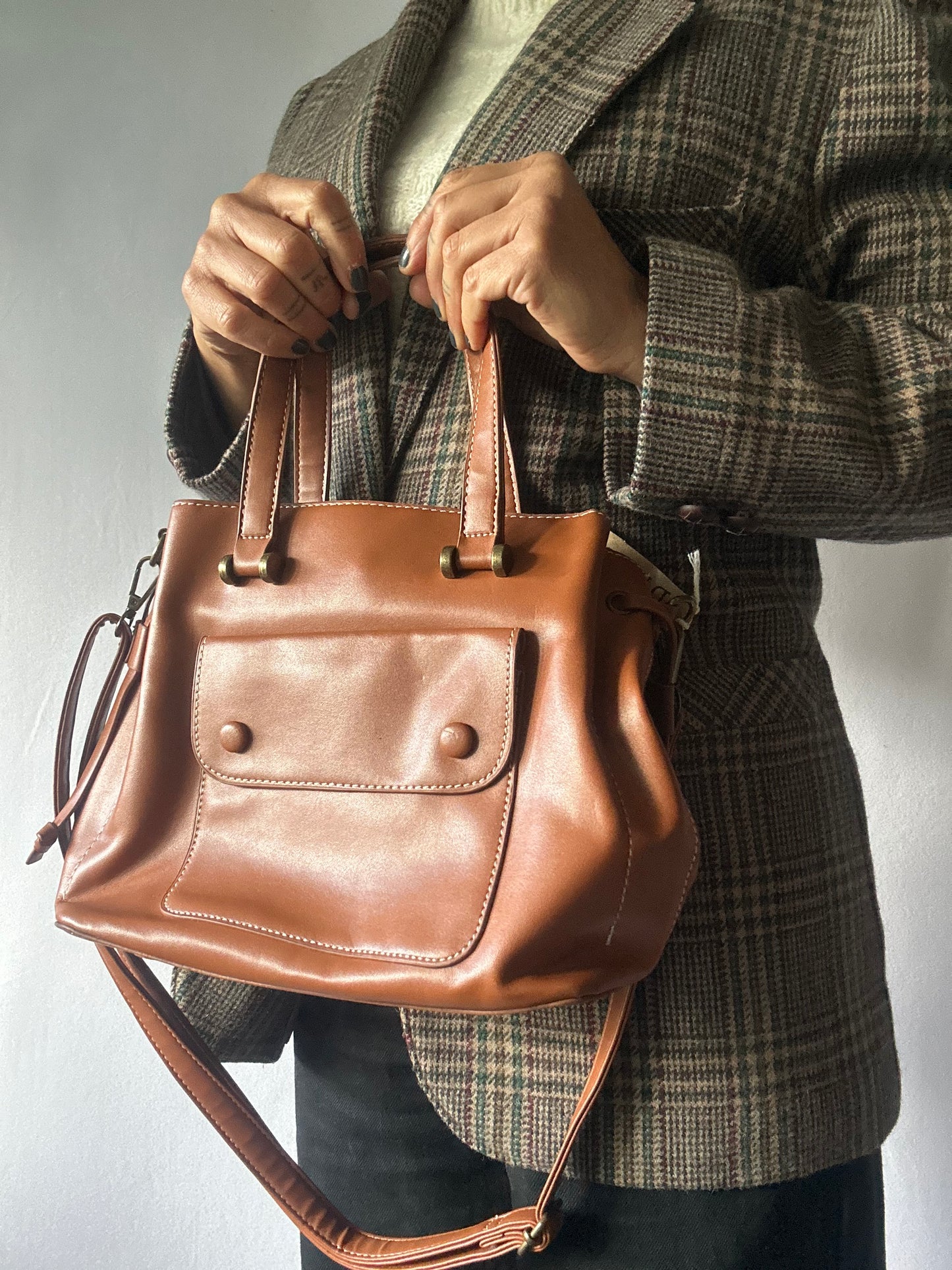 Brown Structured Handbag – PU Outer, Polyester Linen Lining