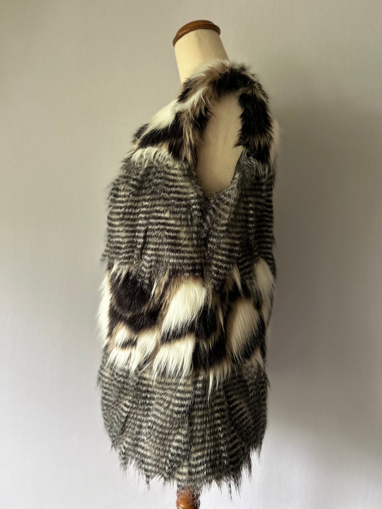 Monochrome Faux Fur Geometric Gilet – Size 10