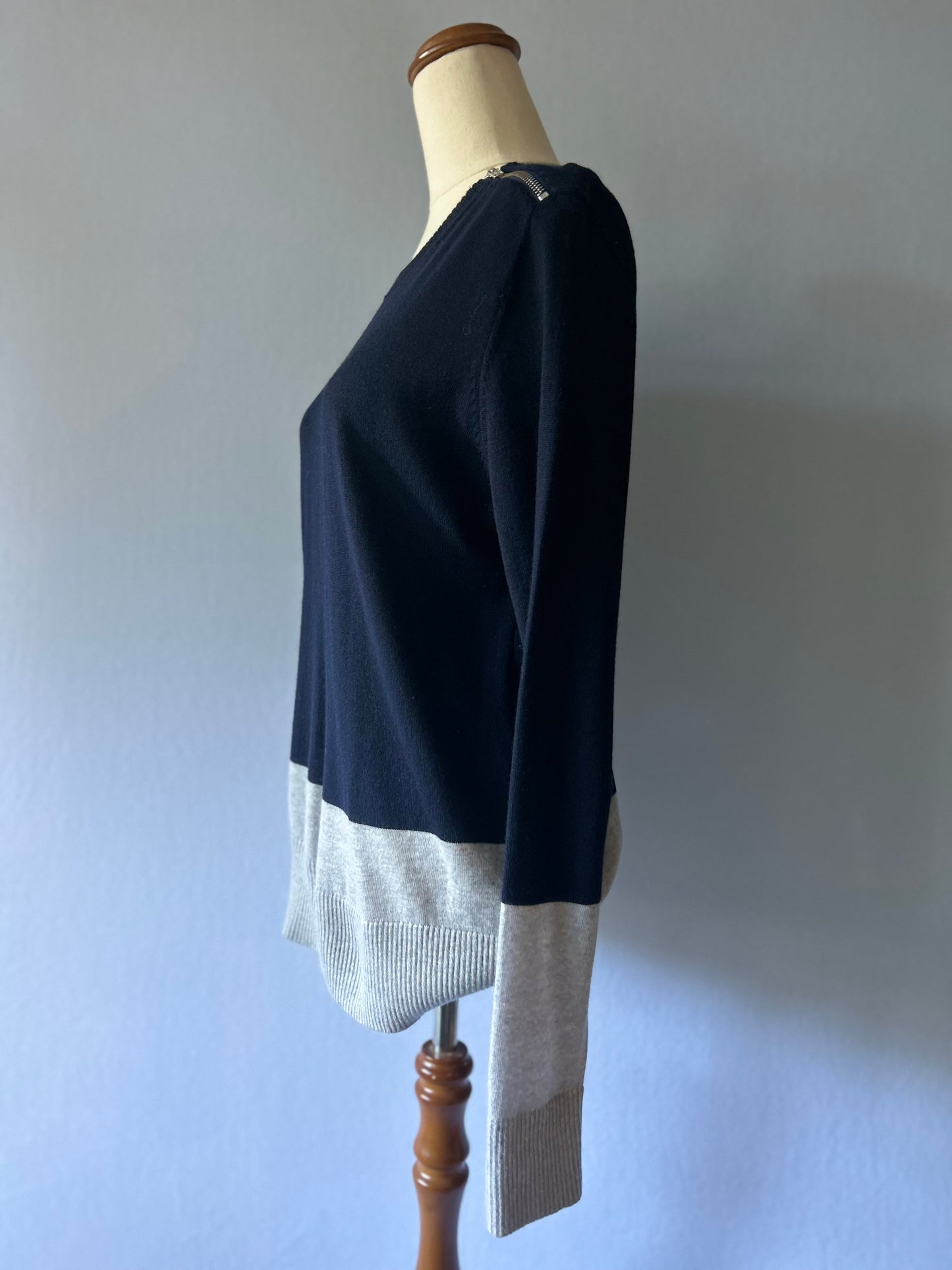 100% Merino Wool Colour-Block Knit - Size M | Navy & Grey with Zipper Detail