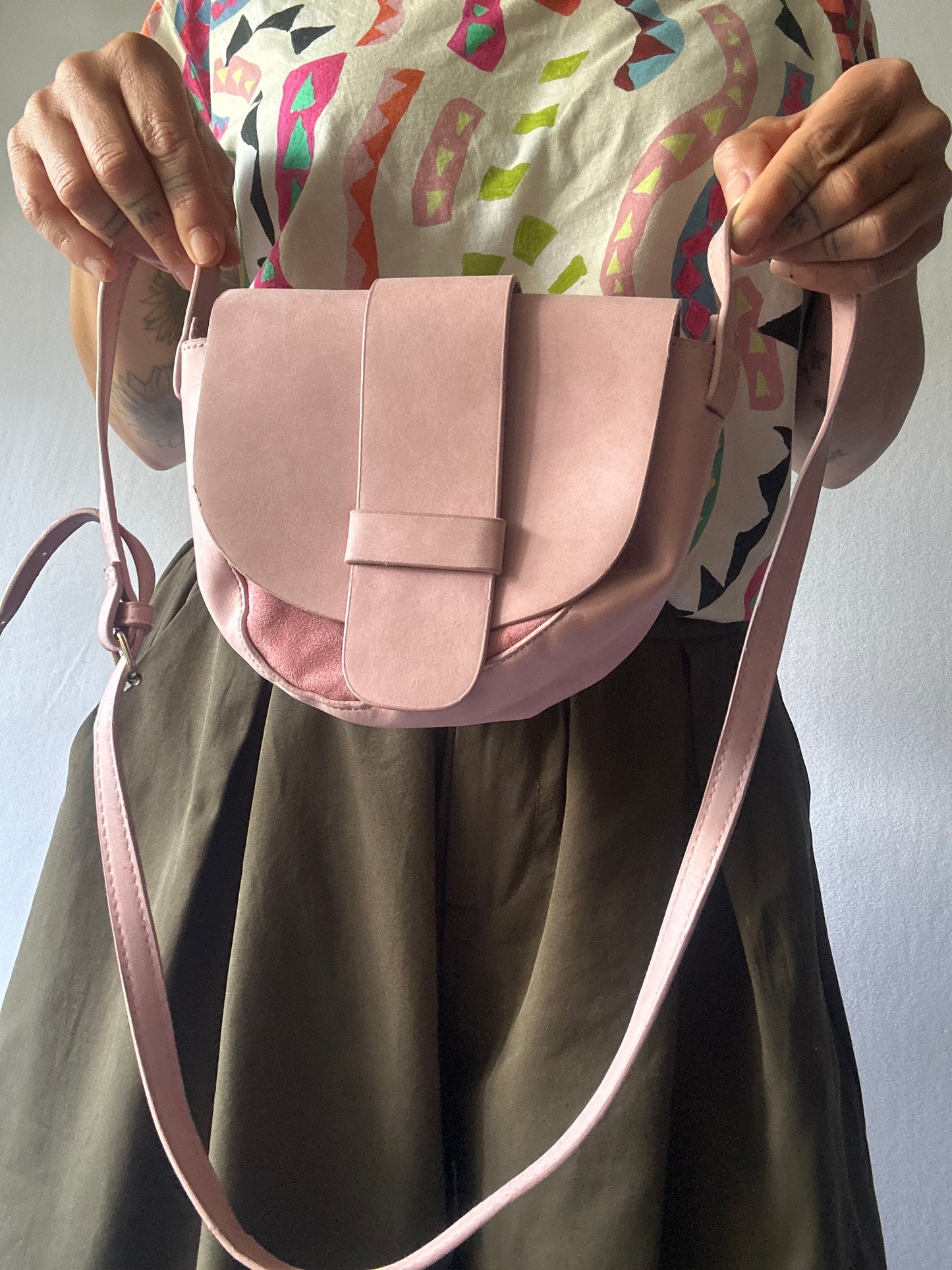 Blush Pink Crossbody Bag – Minimalist Everyday Style