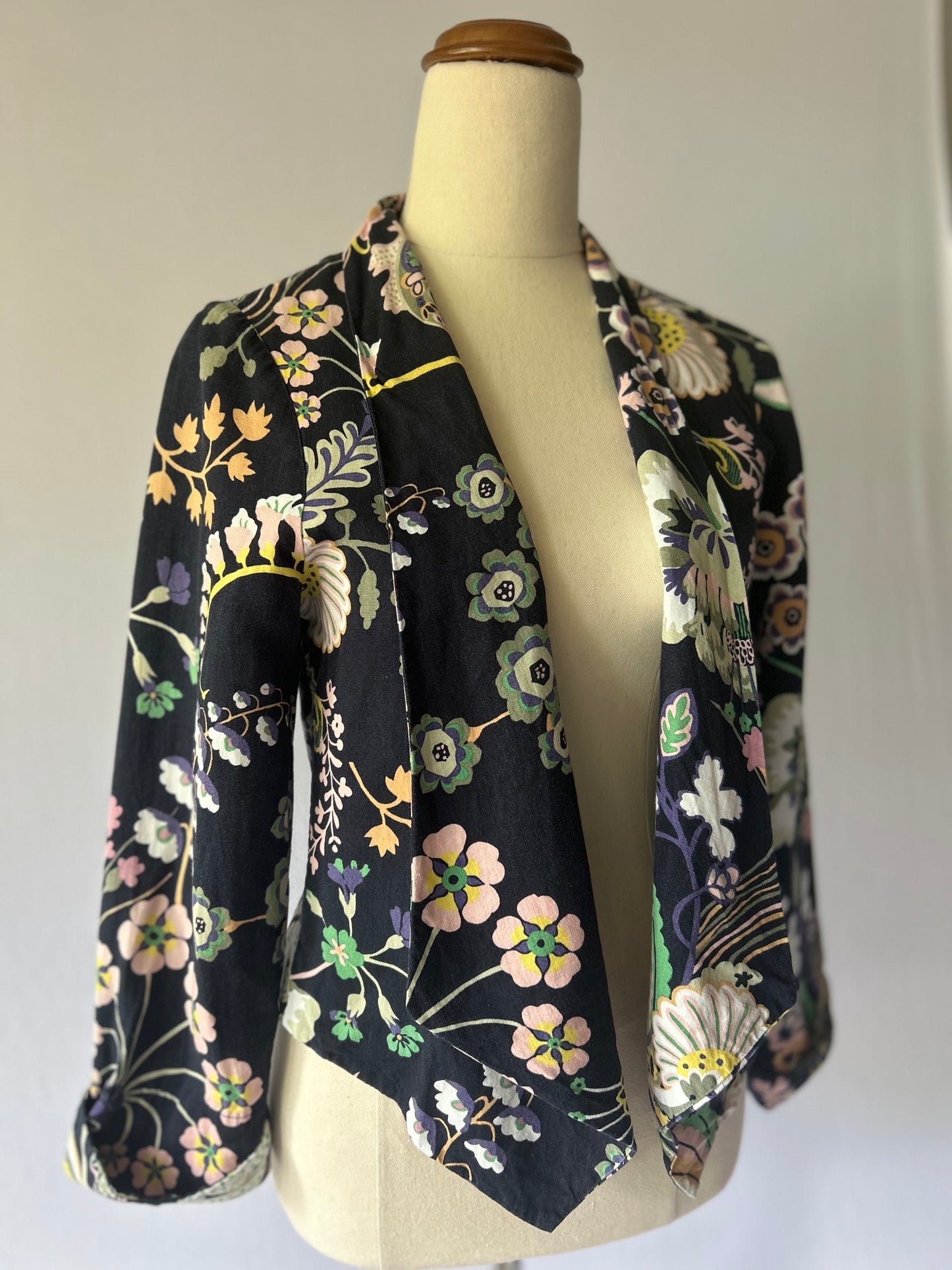 Bettie Monroe Floral Blazer - Made in NZ - Size Small