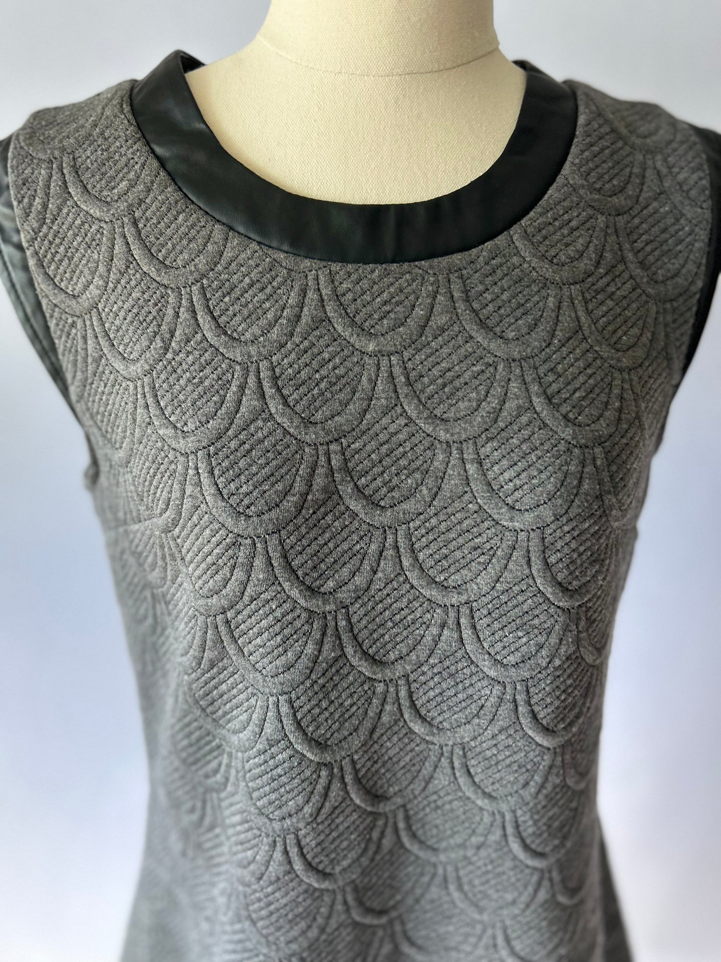 Textured Sleeveless Dress – Size 10 (New with Tag)