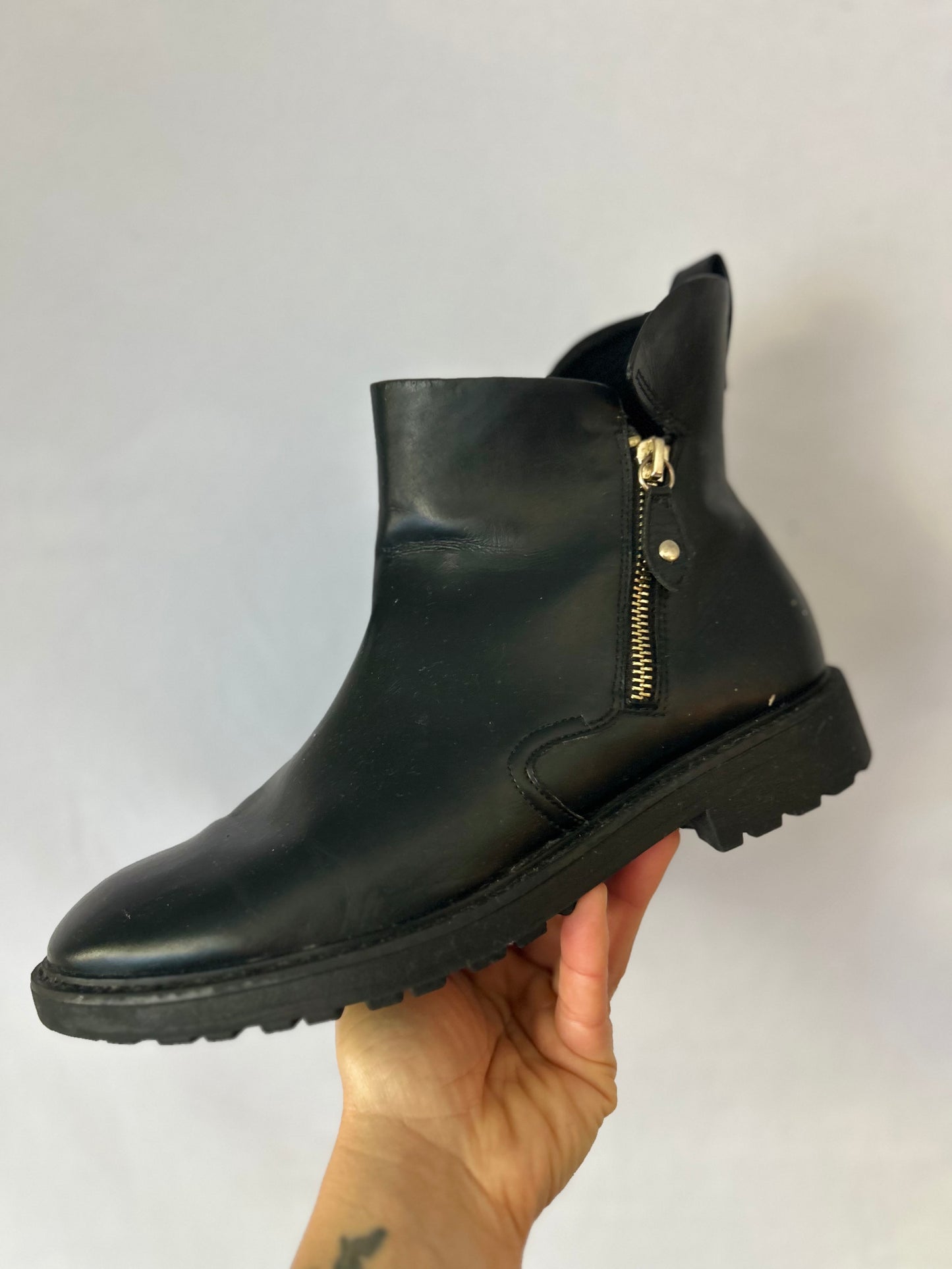Black Leather Ankle Boots – EUR 39