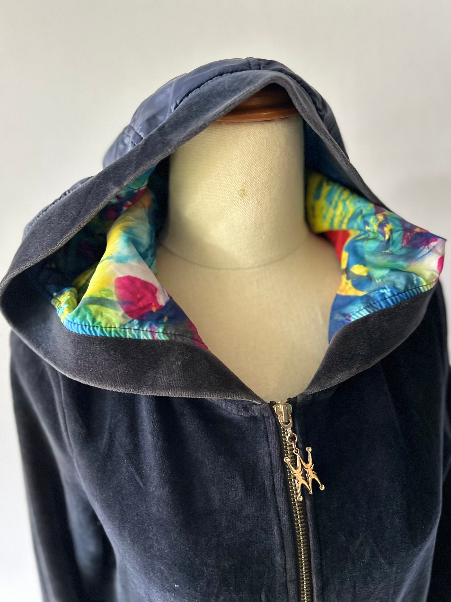 Y2K Plush Velour Zip-Up Hoodie with Vibrant Floral Lined Hood - Charcoal Grey - Size 38