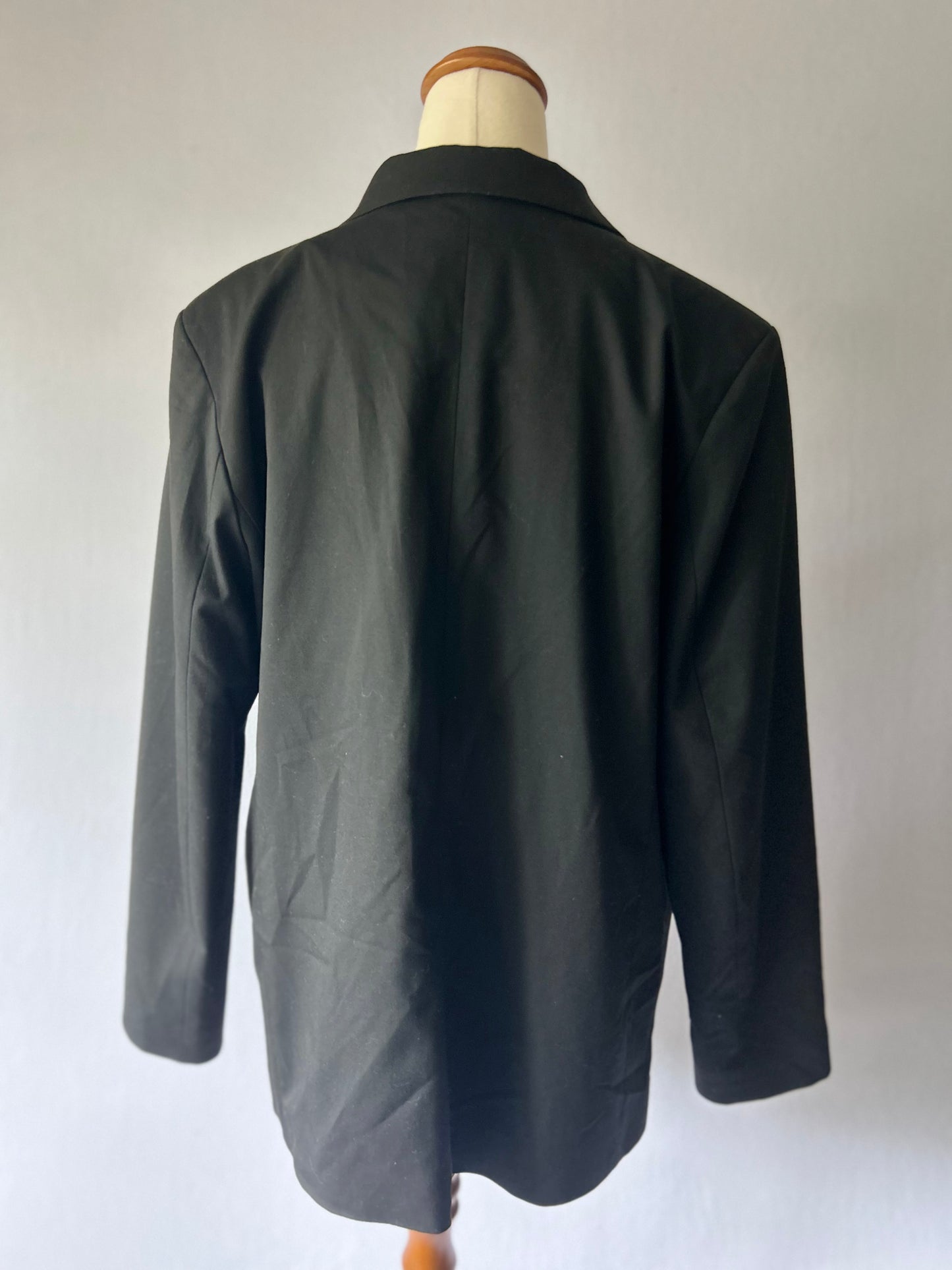 Classic Black Blazer – Size EUR 44 / US 12 / UK 16