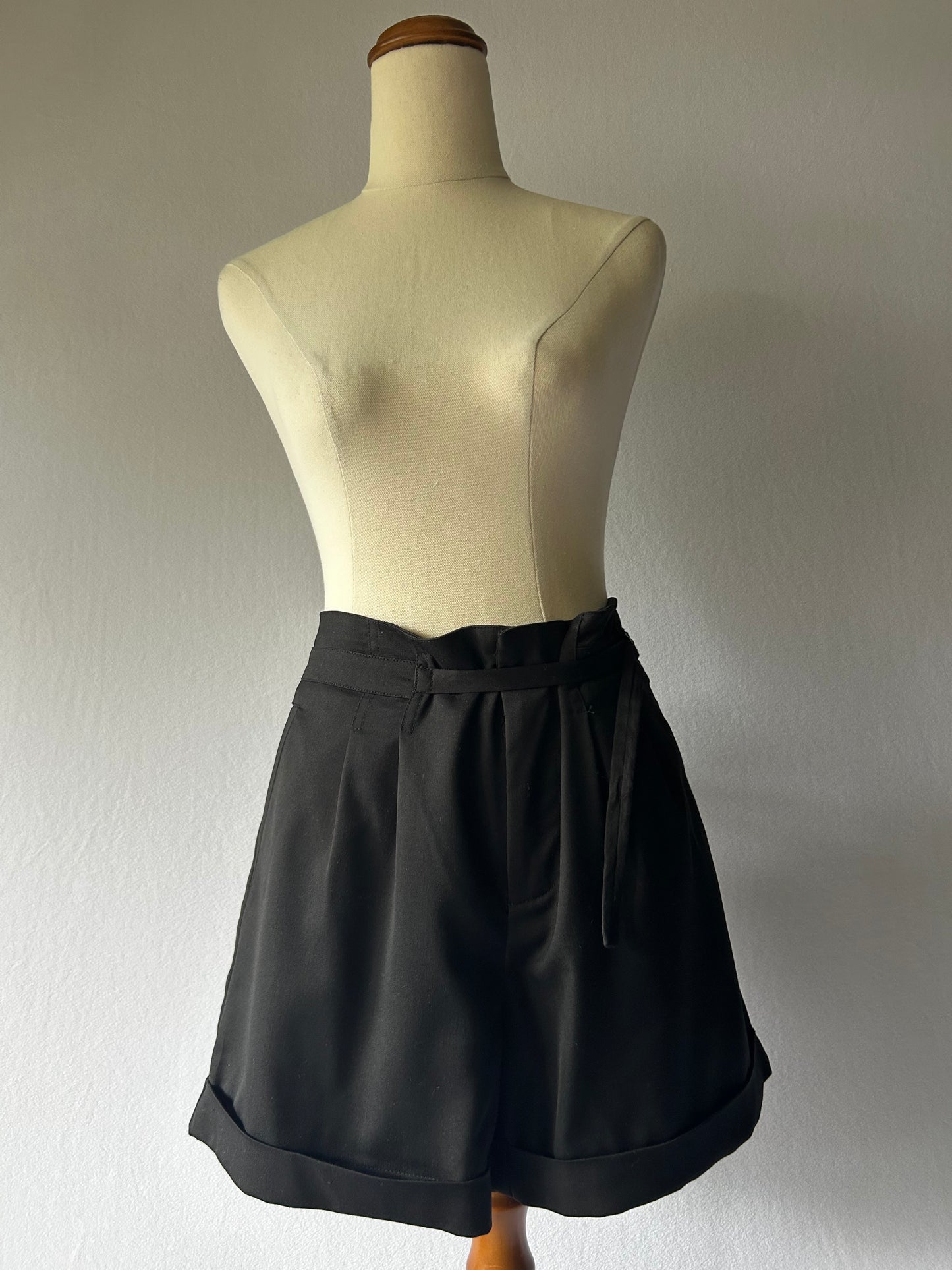 Storm Black Shorts Size 12