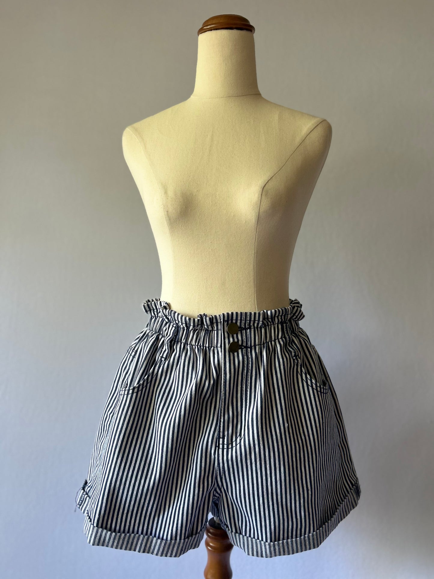 High-Waisted Striped Paperbag Waist Shorts - Size M (Cotton Blend)