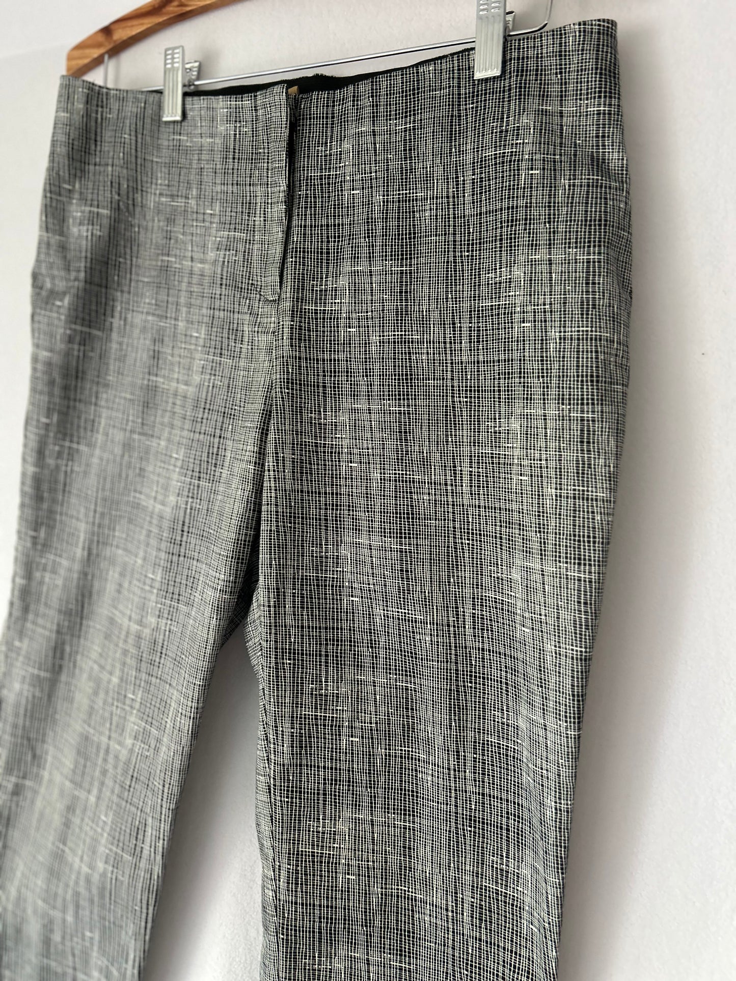 Monochrome Textured Slim-Fit Trousers – Size 12