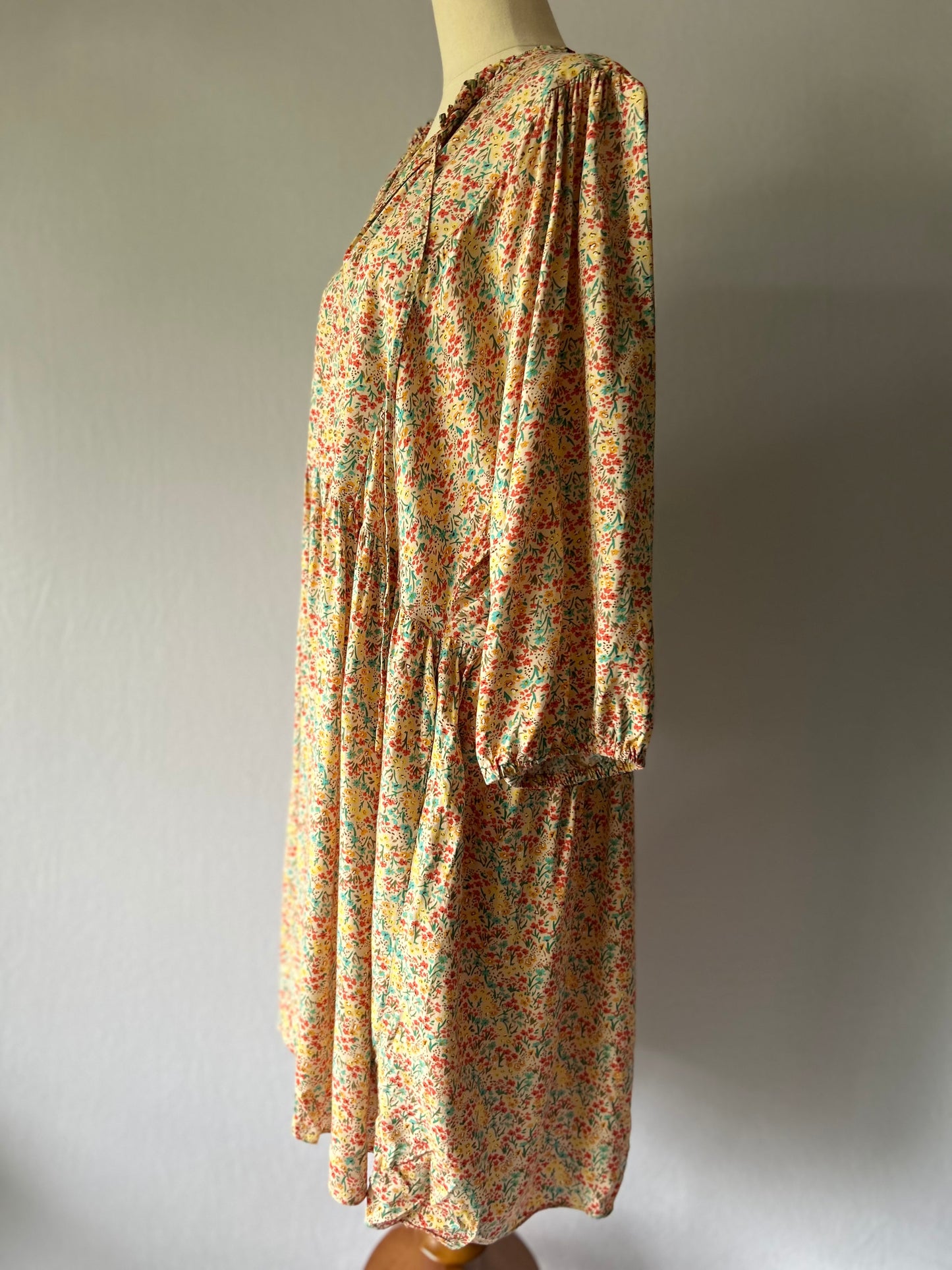 Sass Floral Dress – Size 18 (Viscose)